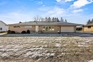 413 Birchwood Dr, Francis Creek, WI 54214 - Photo 1