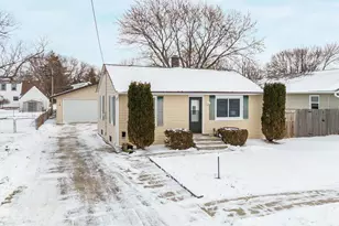 1852 Mc Curdy St, Oshkosh, WI 54902 - Photo 1