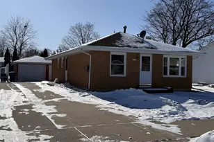 1519 Adams Ave, Oshkosh, WI 54902 - Photo 1