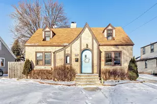 125 E Allouez Ave, Green Bay, WI 54301 - Photo 1