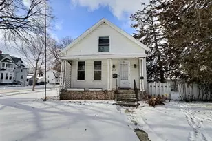 203 N Oakland Ave, Green Bay, WI 54303 - Photo 1