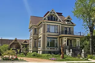 1107 Algoma Blvd, Oshkosh, WI 54901 - Photo 1