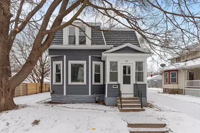 219 W 16th Avenue, Oshkosh, WI 54902 - Photo 1