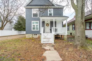 407 E Irving Ave, Oshkosh, WI 54901 - Photo 1