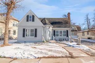 406 N Ashland Ave, Green Bay, WI 54303 - Photo 1
