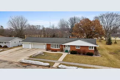 722 Lee Avenue, Brillion, WI 54110 - Photo 1