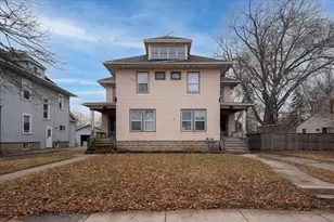 1119 Wisconsin St, Oshkosh, WI 54901 - Photo 1