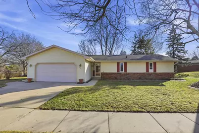 907 E Florida Avenue, Appleton, WI 54911 - Photo 1