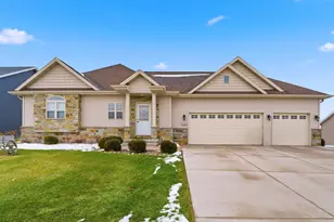 1364 Primrose Ln, Fond du Lac, WI 54935 - Photo 1