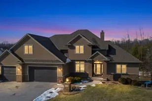2145 Roberta Ct, Green Bay, WI 54313 - Photo 1