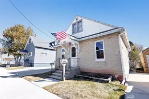 1611 Jackson St, Two Rivers, WI 54241 - Photo 1