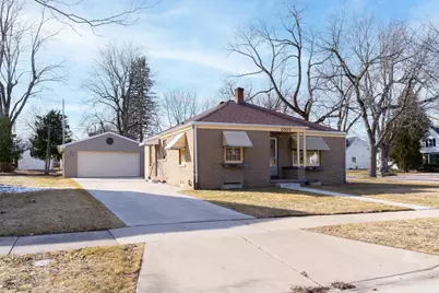 2007 N Division Street, Appleton, WI 54911 - Photo 1