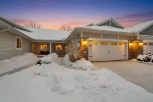 2580-3 Bay Harbor Circle, Green Bay, WI 54304 - Photo 1