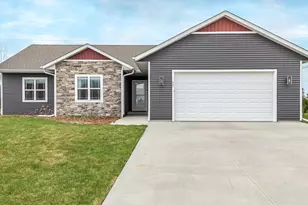 531 S Silver Fox Dr, Kewaskum, WI 53040 - Photo 1