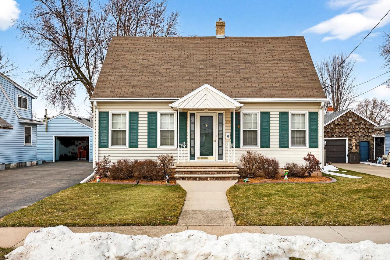 228 Frederick St, Menasha, WI 54952 - MLS 50322811 - Coldwell Banker