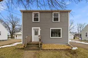 831 Martin St, Menasha, WI 54952 - Photo 1