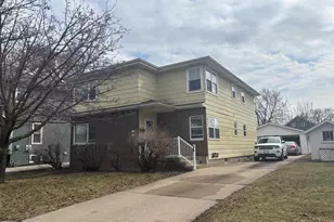 919 Bismarck Ave, Oshkosh, WI 54902 - Photo 1