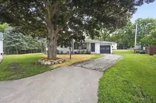 148 N Park St, Markesan, WI 53946 - Photo 1