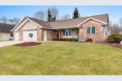 801 Pinecrest Road, Green Bay, WI 54313 - Photo 1