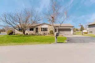 3127 Honey Creek Ct, Oshkosh, WI 54904 - Photo 1