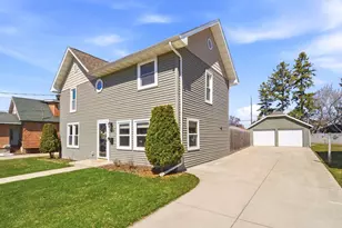 628 2nd St, Menasha, WI 54952 - Photo 1