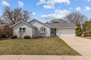 96 University Dr, Fond du Lac, WI 54935 - Photo 1