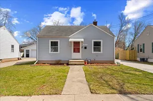 817 15th Ave, Green Bay, WI 54304 - Photo 1
