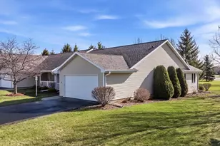 15 Stone Castle Dr, Fond du Lac, WI 54935 - Photo 1