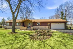 N6410 Hillview Rd, Saint Cloud, WI 53079 - Photo 1