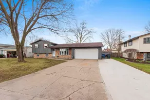 1156 Sharie Ln, Green Bay, WI 54304 - Photo 1