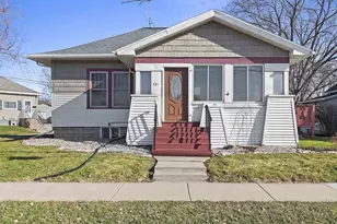 421 Ahnaip St, Menasha, WI 54952 - Photo 1