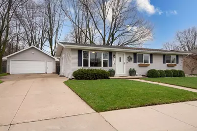 1045 Melissa Street, Menasha, WI 54952 - Photo 1