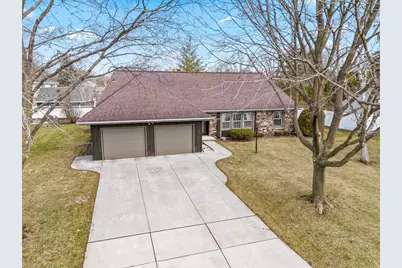 607 Ridgeview Court, Green Bay, WI 54301 - Photo 1