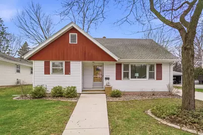 1613 S Telulah Avenue, Appleton, WI 54915 - Photo 1