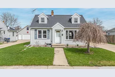 824 Zemlock Avenue, Neenah, WI 54956 - Photo 1