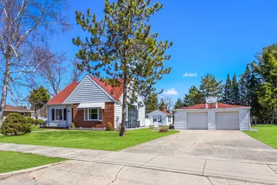 220 S Wood Avenue, Peshtigo, WI 54157 - Photo 1