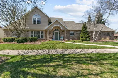 2611 N Nicholas Street, Appleton, WI 54914 - Photo 1