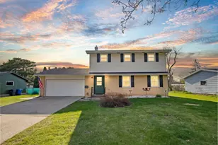 1105 Devonshire Dr, Oshkosh, WI 54902 - Photo 1