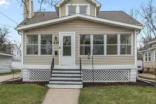 438 S Baird St, Green Bay, WI 54301 - Photo 1