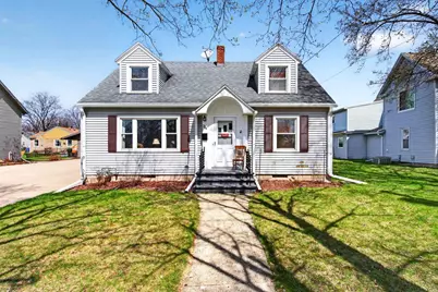 704 W Wisconsin Avenue, Kaukauna, WI 54130 - Photo 1