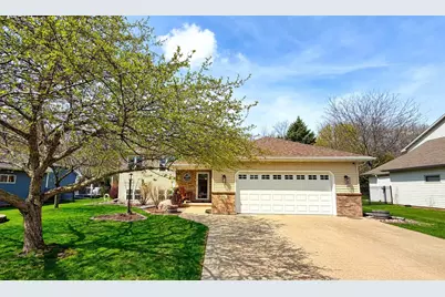 90 Rolling Green Circle, Oshkosh, WI 54904 - Photo 1