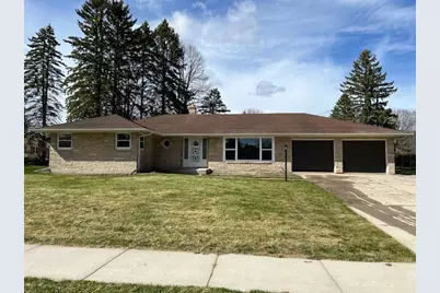 508 Waldo Boulevard, Manitowoc, WI 54220 - Photo 1