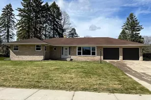 508 Waldo Blvd, Manitowoc, WI 54220 - Photo 1