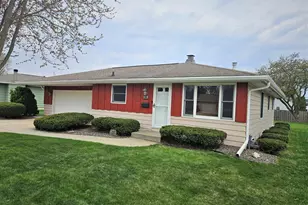 2005 Oak St, Oshkosh, WI 54901 - Photo 1