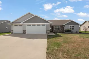 1657 Red Oak St, Green Bay, WI 54313 - Photo 1