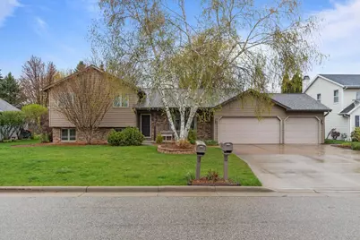 2212 W Seneca Drive, Appleton, WI 54914 - Photo 1