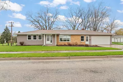 305 Columbus Avenue, Brillion, WI 54110 - Photo 1