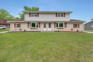2110 Elm View Dr, Green Bay, WI 54304 - Photo 1