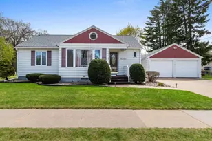 316 E Stevens St, Shawano, WI 54166 - Photo 1