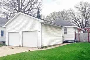 833 Phoebe St, Green Bay, WI 54303 - Photo 1